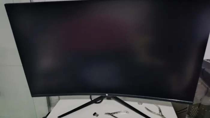 Monitor 27 polegadas CURVO QUAD HD, 165HZ, 1MS
