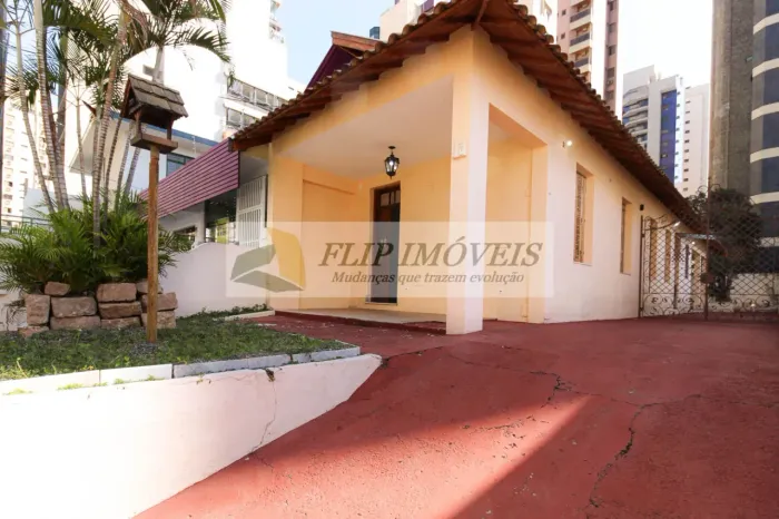 Casa comercial com 300 m² com 5 ambientes, área externa, churrasqueira no Cambuí - Campina