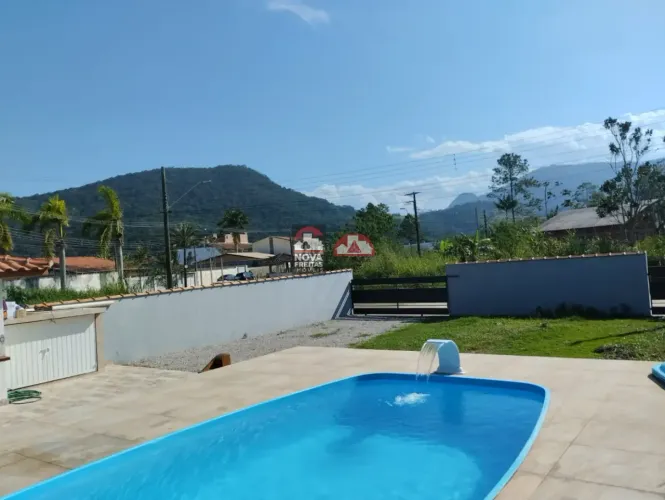 Locação casa com piscina e mobiliada no Capricornio II