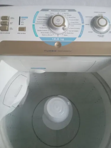 vende se uma maquina de lavar roupas