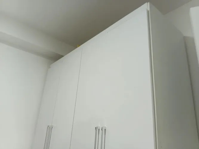 Guarda roupas 4 portas casal com gavetas