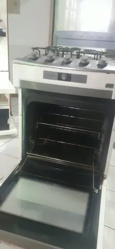 Fogão branco 4 bocas com forno ? R$ 250,00