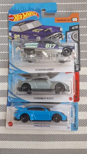 Hotwheels Nissan GT, Hudson Hornet e Porsche 911GT3