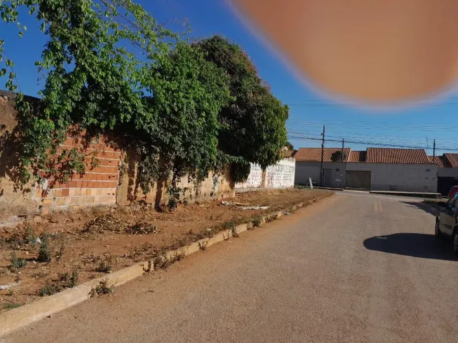 Lote comercial de esquina duas frentes,Setor mansões Olinda