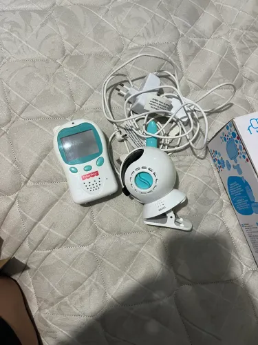 Babá eletrônica e bomba elétrica de leite 