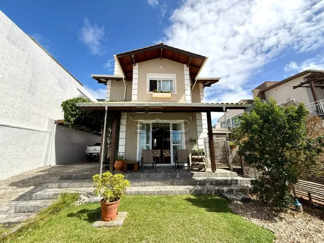 Casa 3 dormitórios em Capoeiras