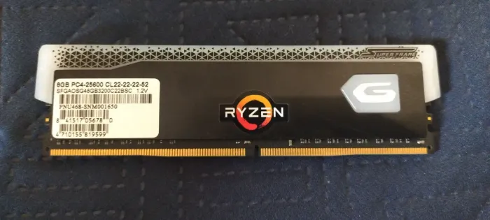 Memória DDR4 8GB 3200MHz SuperFrame RGB Nova (nunca usada)