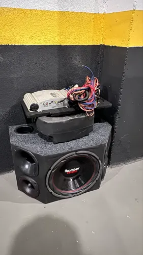 Caixa som automotivo bomber detoner