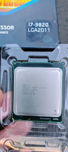 Processador i7 3820 - LGA2011 / na caixa / com manuais.