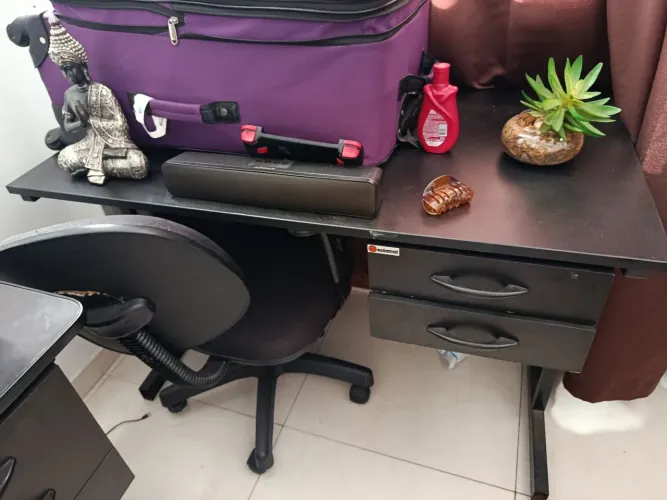 Mesa de escritório + Cadeira