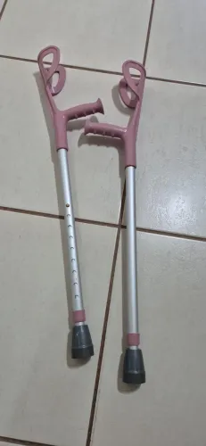 Par de muletas infantis reguláveis