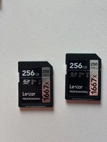 Cartão de Memória Lexar 256GB SDXC UHS-II Professional 1667x 250MB/s