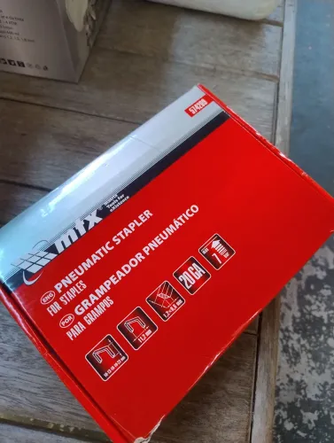 Grampeador pneumático