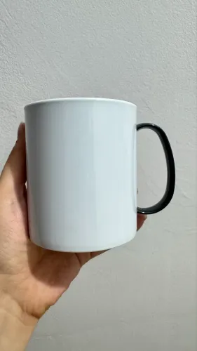 CANECA POLÍMERO PRETA E BRANCA 
