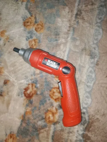 Parafusadeira Black Decker recarregável sem fio