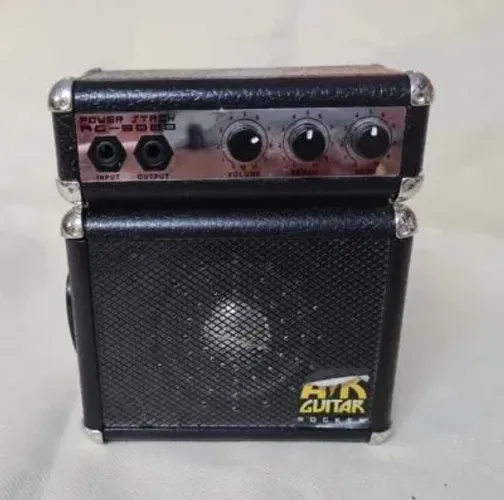 Mini amplificador. Guitar Hero