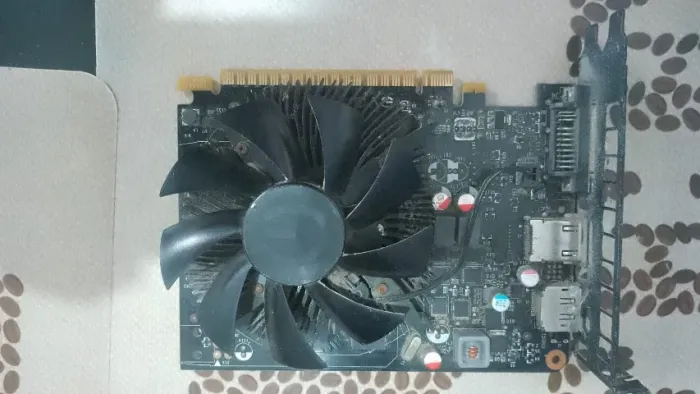 PLACA NVIDIA 750 EVGA 1gb