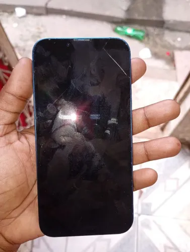 VENDO IPHONE 13 COM DEFEITO.