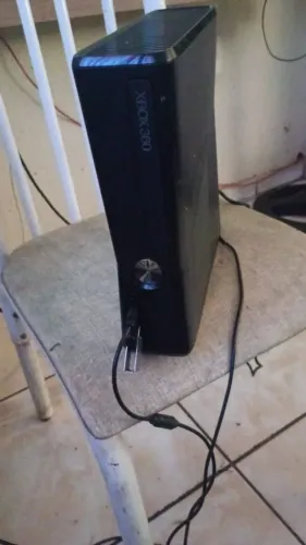 Troco um Xbox 360 por um PlayStation 4 usado