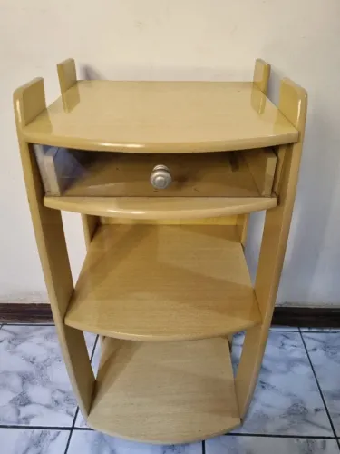 Móvel Auxiliar de MDF com gaveta