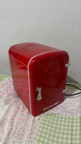 Mini geladeira Multilaser