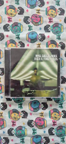CDs Oasis e Noel Gallagher's High Flying Birds