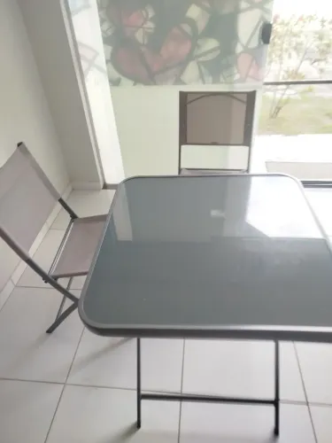 Vendo mesa de aço com duas cadeiras ideal para jardim ou área externa em perfeito estado