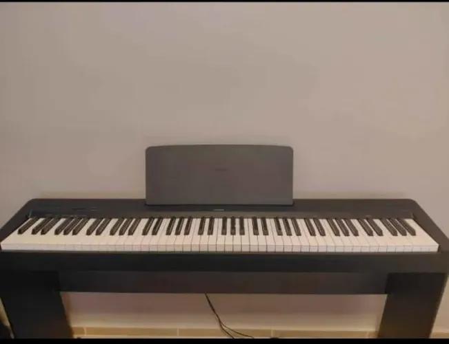 Piano Yamaha P145