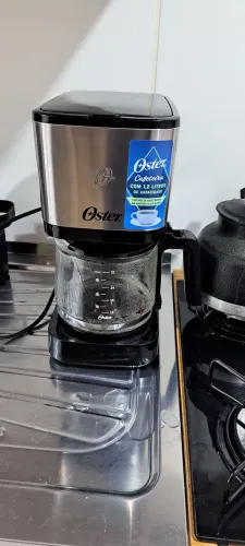 Vendo cafeteira Oster 1,2 L motivo não usamos, e foi usada poucas vezes, feito vídeo.