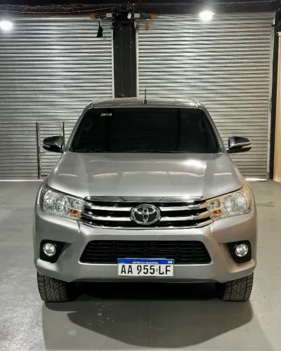 Toyota Hilux CD SRV D4-d 4X4 3.0 TDI Dies 2015