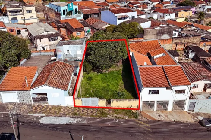Terreno murado à Venda no Jardim São João em Araras com 267,50 m² por R$ 100.000