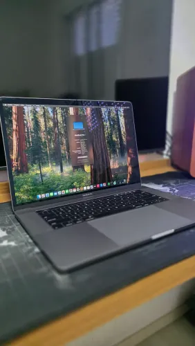 MacBook Pro Core i9