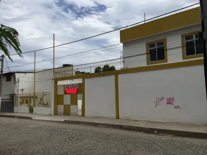 ALUGA-SE GALPÃO NA AROEIRA, 720,00 m² - EXCELENTE LOCALIZAÇÃO E GRANDE POTENCIAL.