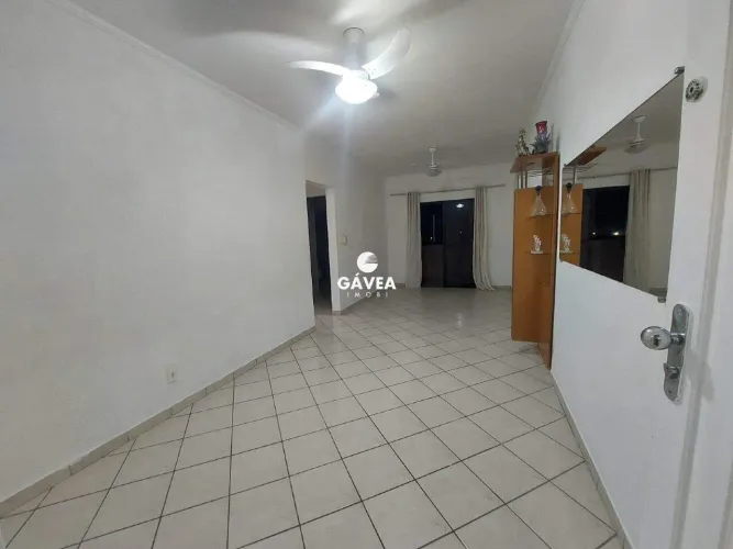 Apartamento à venda no Caiçara em Praia Grande.