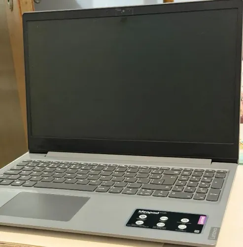 Lenovo IdeaPad S145 com SSD
