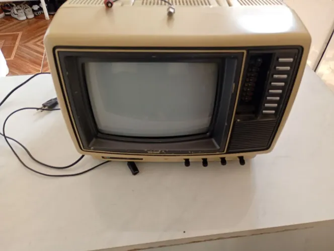 Tv Semp de época Tubo funcionando 100% relíquia