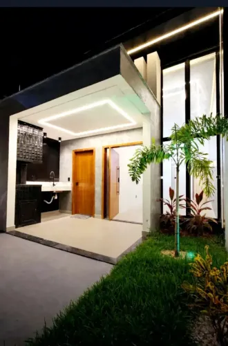 Casa nova, sofisticada com 2 quartos sendo uma Suite. localização privilegiada!