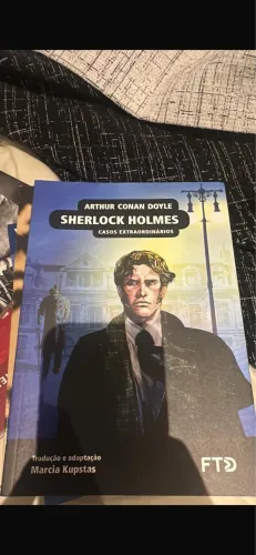 Livro Sherlock Holmes Casos Extraordinários
