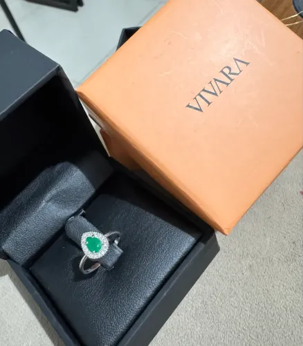Anel Vivara Ouro Branco 18k com Esmeralda e Diamantes - Classic Oriental - Original