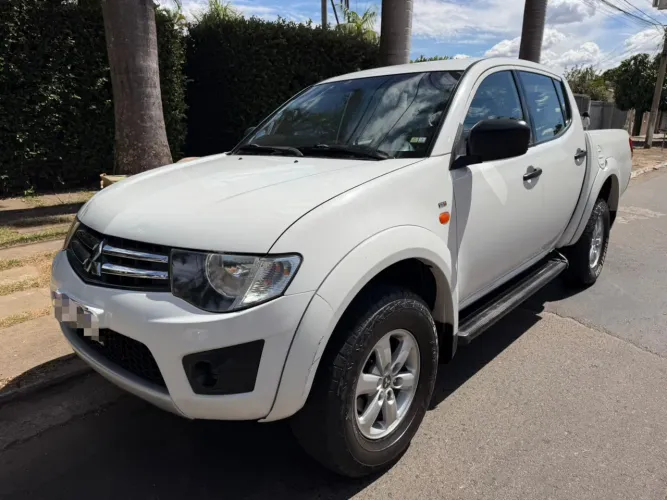 Mitsubishi L200 Triton HLS 2.4 Flex 16V CD Mec. 2015