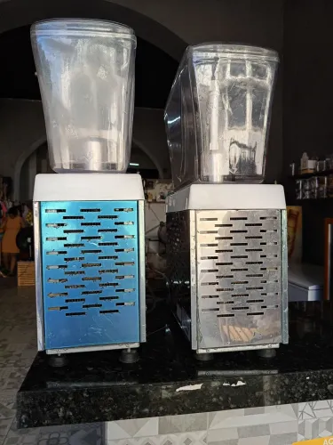 Vendo 2 refresqueira 