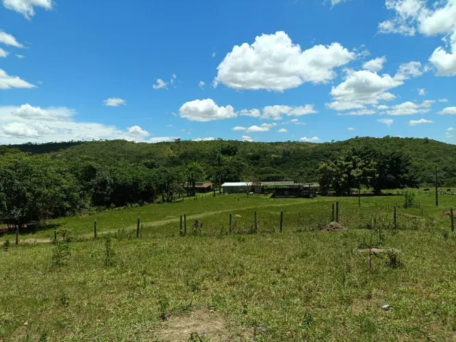 Vendo chácara a 30 km de Brasília 