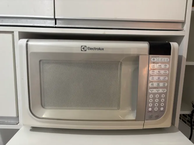 Micro-ondas Electrolux  31L - Excelente Estado