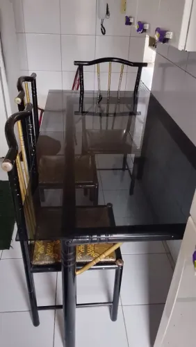 Mesa de Jantar com 6 Cadeiras - Tampo de Vidro