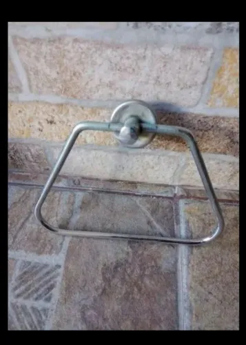 Suporte toalha de banheiro ótimo estado