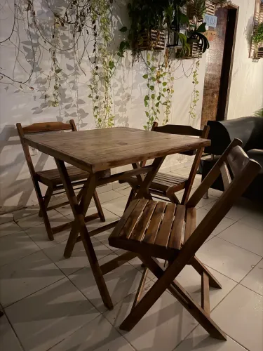 Mesa e cadeiras madeira para jardim ou varanda 