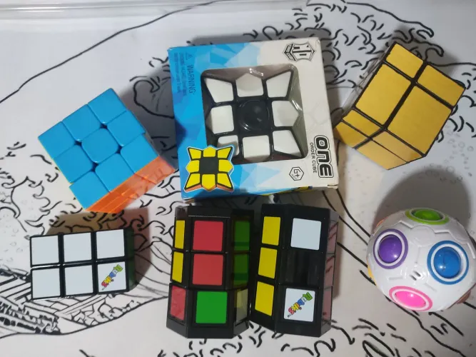 Cubos mágicos diversos