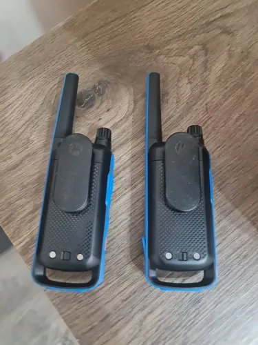 PAR DE RÁDIOS COMUNICQDORES WALKIE-TALKIE