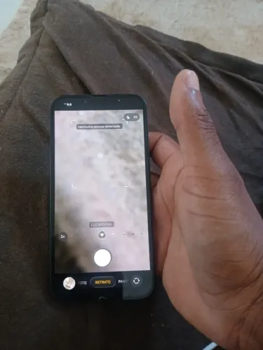 iPhone 16e