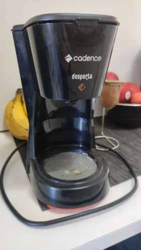 Cafeteira Cadence desperta